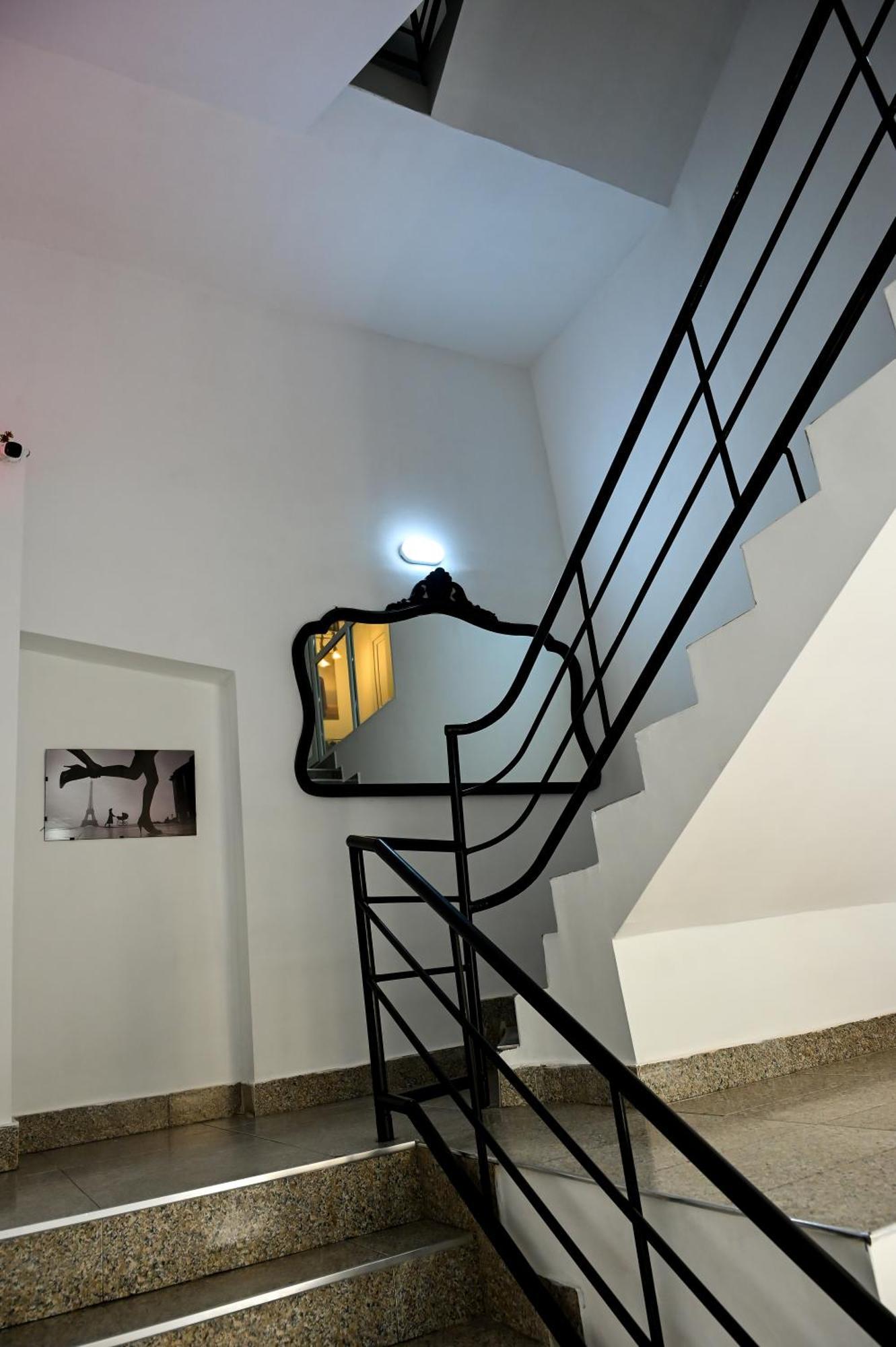Starhostel Koetaisi Buitenkant foto