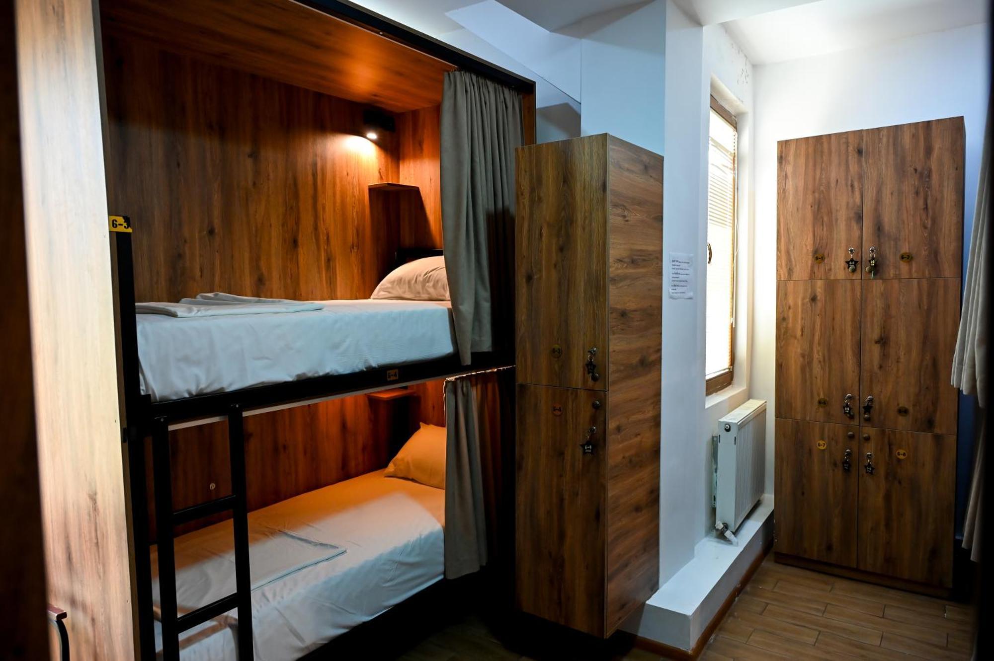 Starhostel Koetaisi Buitenkant foto