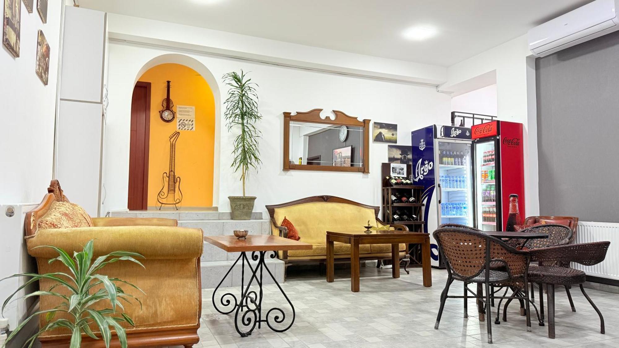 Starhostel Koetaisi Buitenkant foto