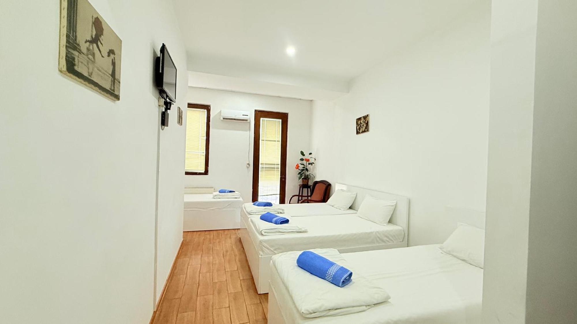 Starhostel Koetaisi Buitenkant foto